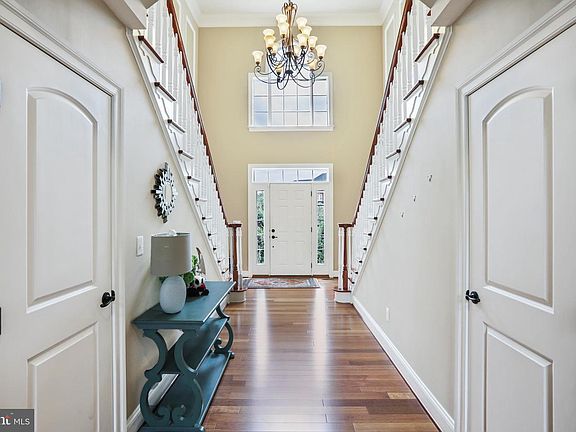 3rd image of 43636 Meadow Overlook Pl
