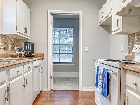 4th image of 5797 Graymont Ln