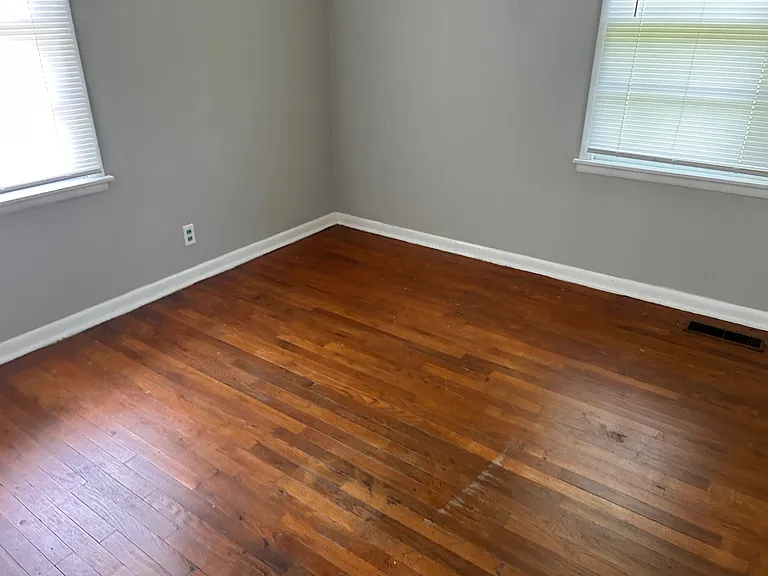 2702 Garvin Rd NW — Photo 3