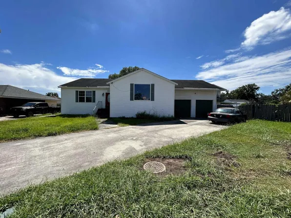 2120 Oakview Dr, Marrero, LA 70072