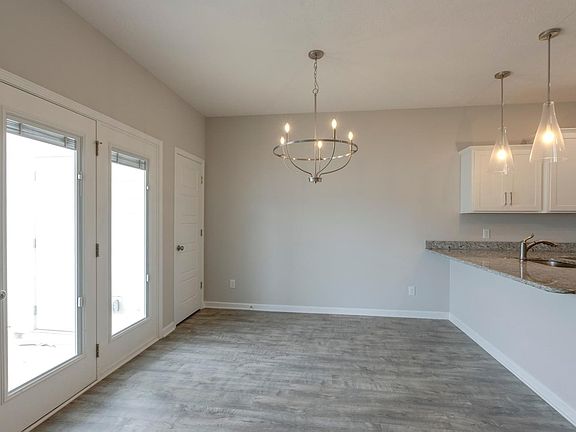 5th image of 4327 Doral Dr