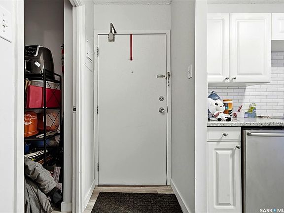 3rd image of UNIT 612-4045 Rae STREET