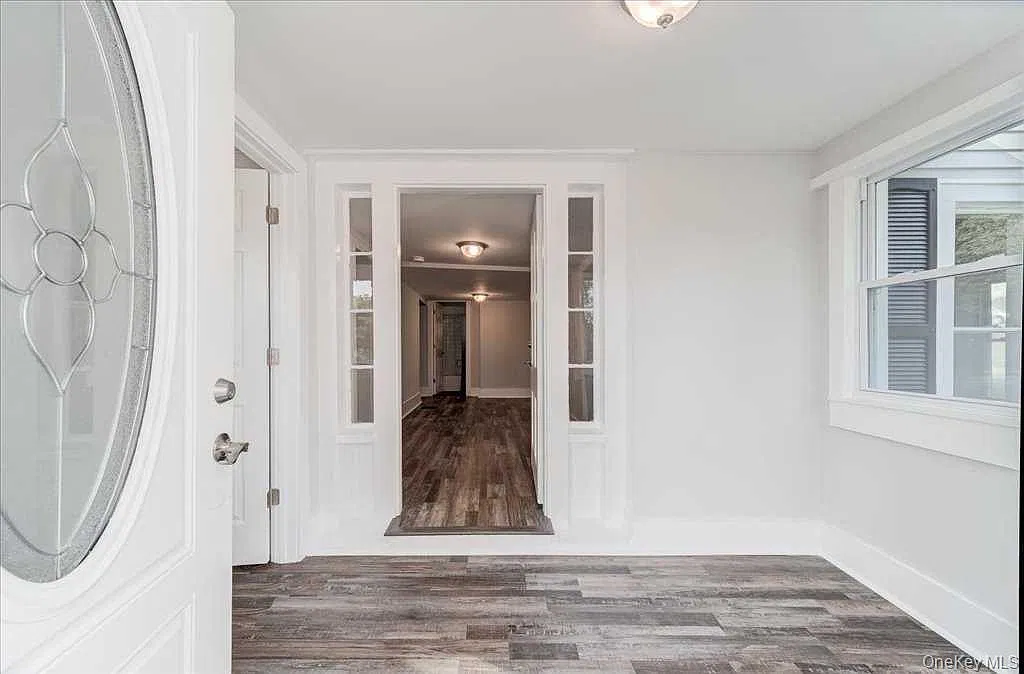 2 bed, 1.0 bath, 1188 sqft, $2,475 — Photo 2