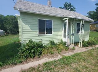 808 5th St, Springfield, SD 57062