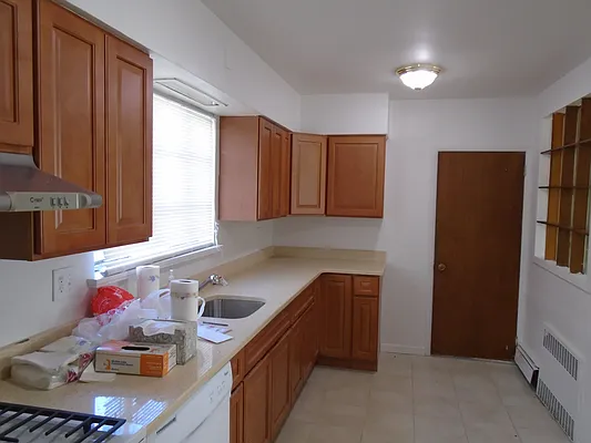 Rented by 18 REALTY | media 40