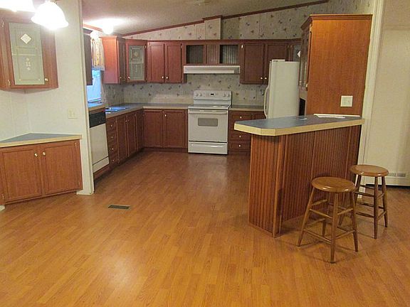 4th image of 561 Kingwood Dr