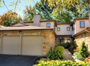 28 Woodmont Dr, Lawrence Township, NJ 08648