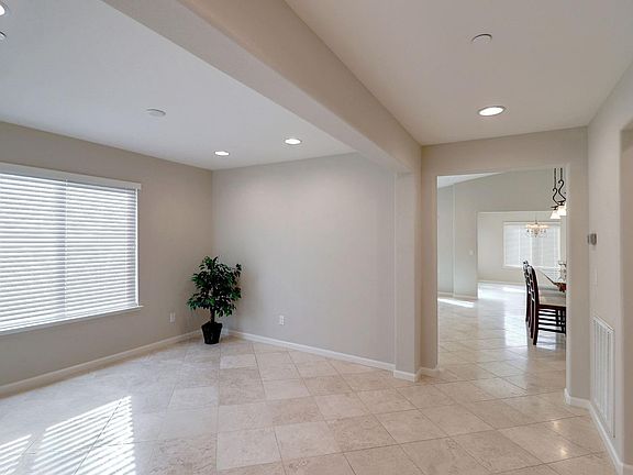 5th image of 423 Eagle Crest Court