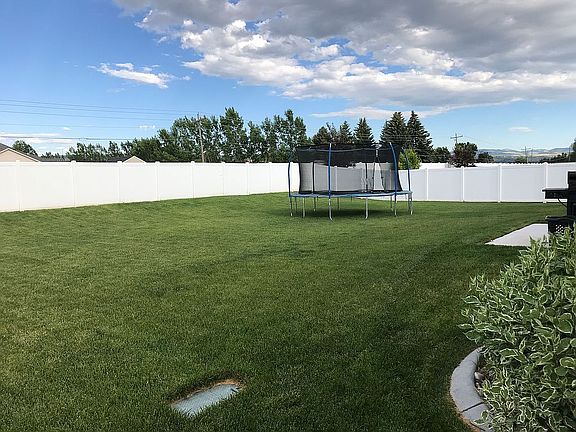 2nd image of 352 Kimberly Dr