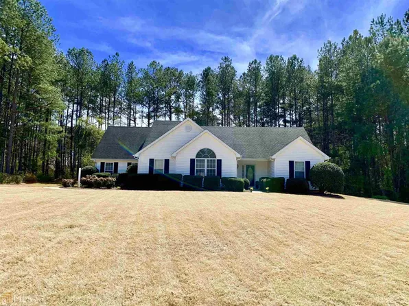 150 Pecan Lake Dr, Sharpsburg, GA 30277