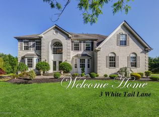 3 White Tail Ln, Monroe Township, NJ 08831