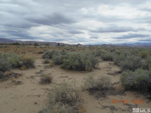 2685-2705 2725th St E #8, Silver Springs, NV 89429