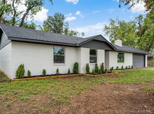 906 W 9th Pl S, Claremore, OK 74017