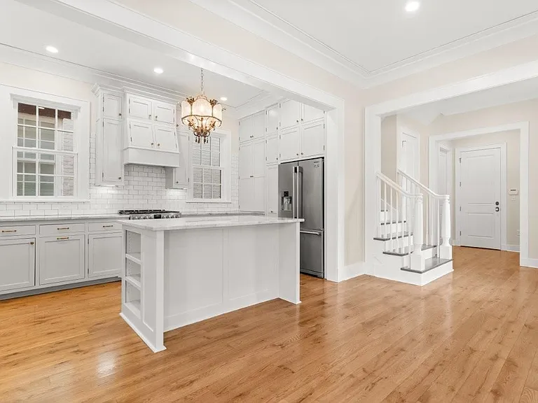 2050 Jabez Dr — Photo 10