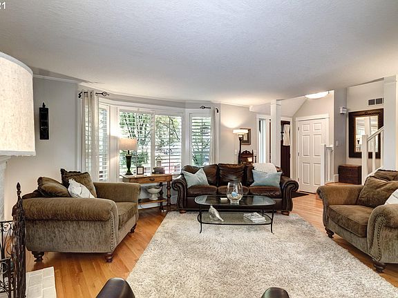 4th image of 5244 SE Pine St