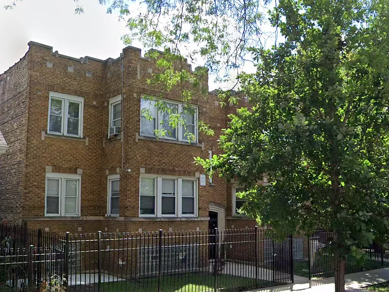 6155 S Albany Ave — Photo 2