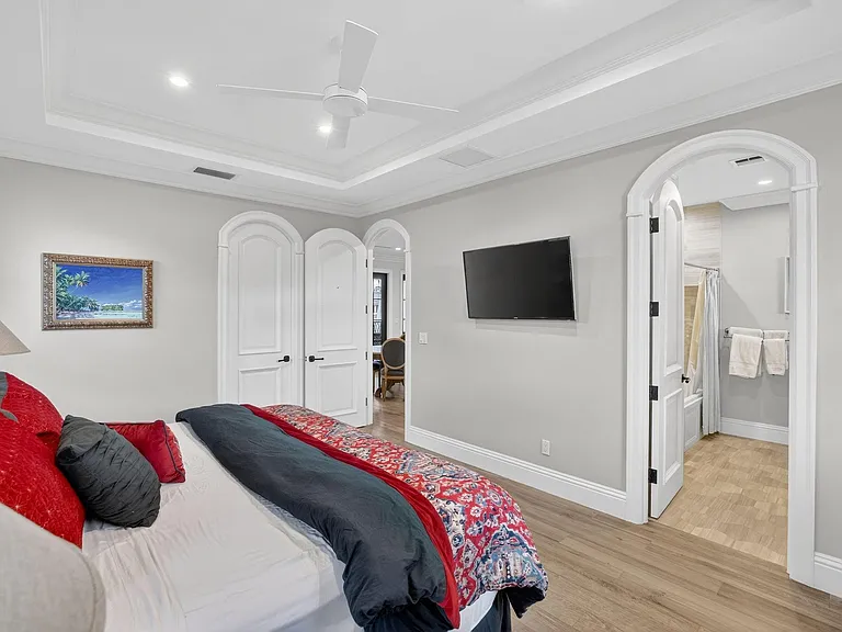 2425 Delmar Pl — Photo 38