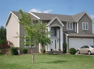 1016 Flint Ct, Burlington, KS 66839