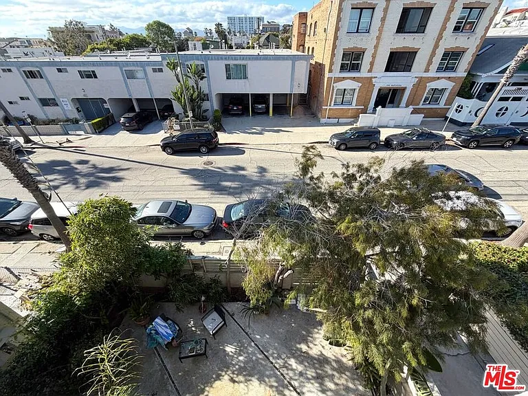 46 Rose Ave — Photo 14