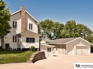 6326 Military Ave, Omaha, NE 68104