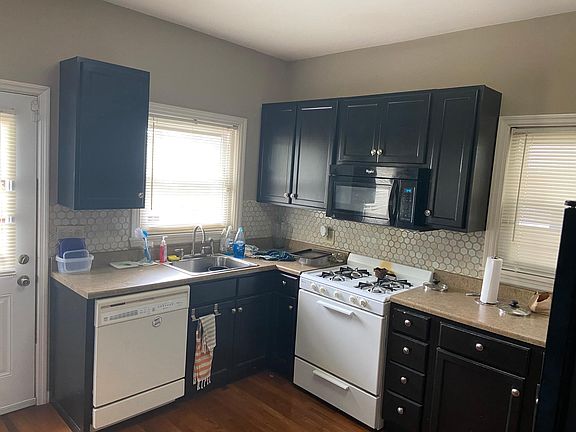 5th image of 2547 Vestry Ave