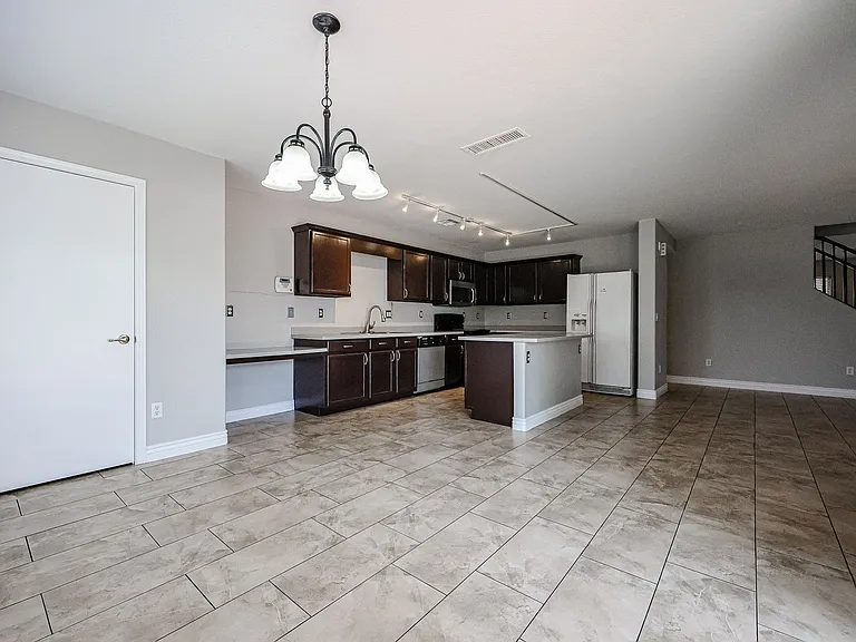 3385 E Longhorn Dr — Photo 14