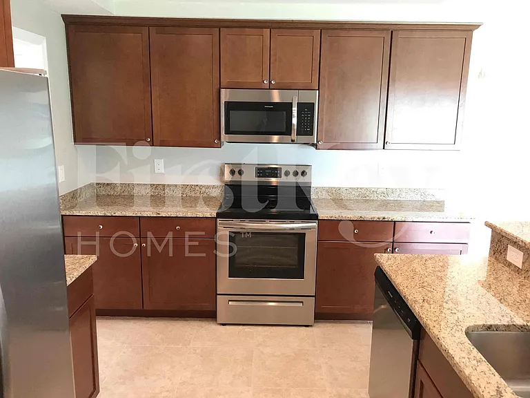 2321 NW 9th Ave — Photo 20