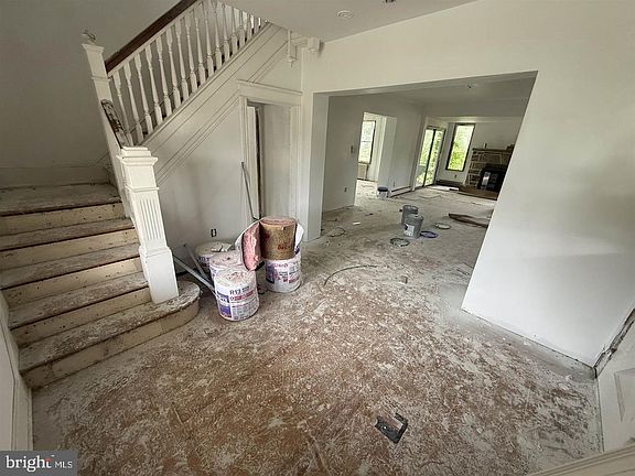 4th image of 19 Catawba Ave