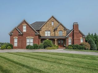 2213 Rockingham Dr, Maryville, TN 37803
