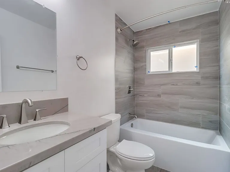 4840 Del Monte Ave #C — Photo 16