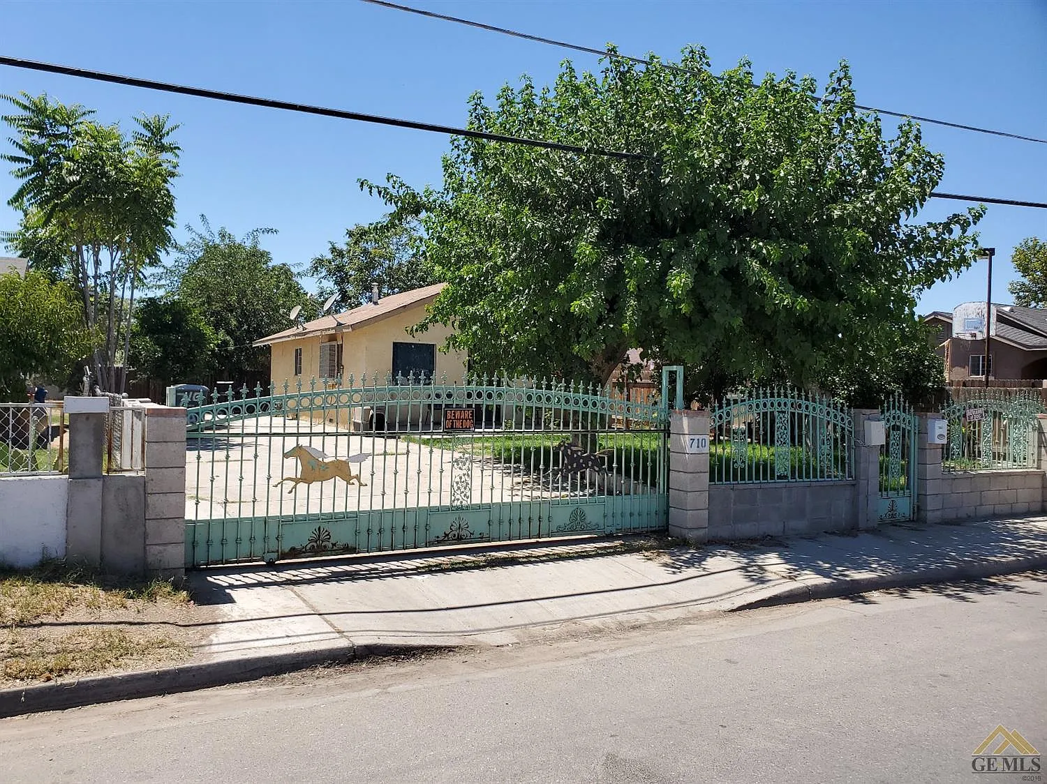 710 Washington St photo 1