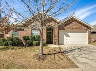 652 Handle Dr, Crowley, TX 76036