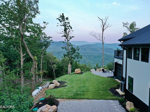 24th image of 550 Steer Creek Rd