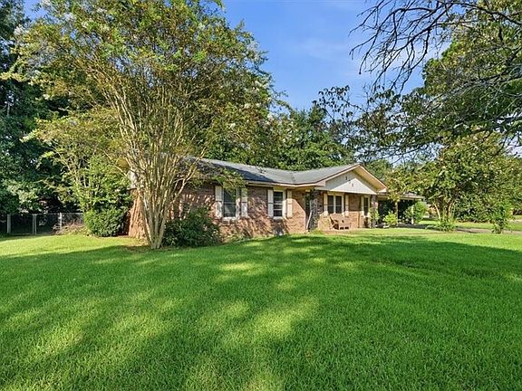 3rd image of 109 Avalon Dr