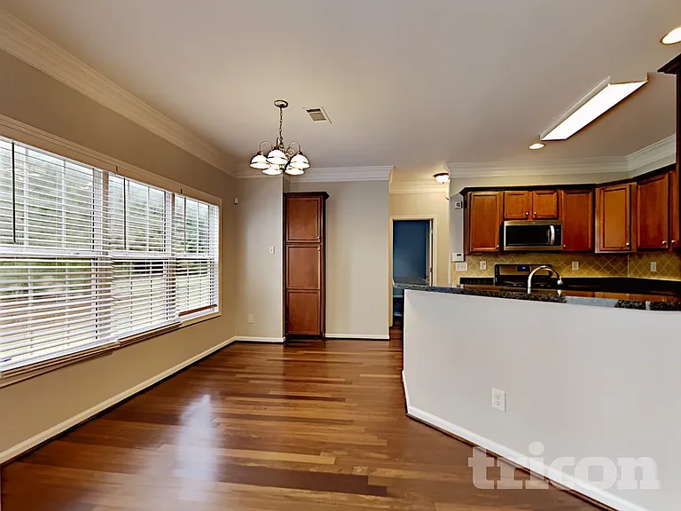 4311 Glen Heights Way — Photo 8
