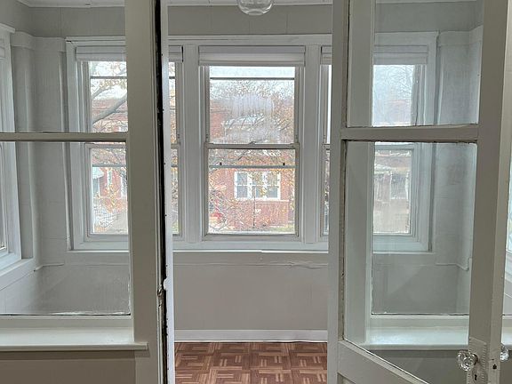 Private Enclosed Sun Room