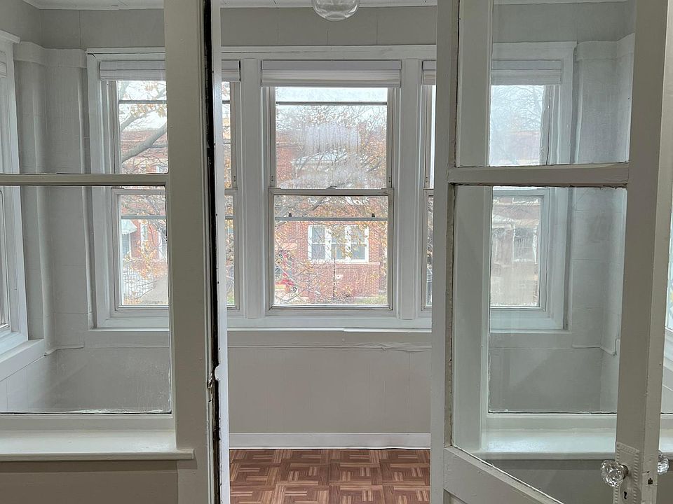 Private Enclosed Sun Room