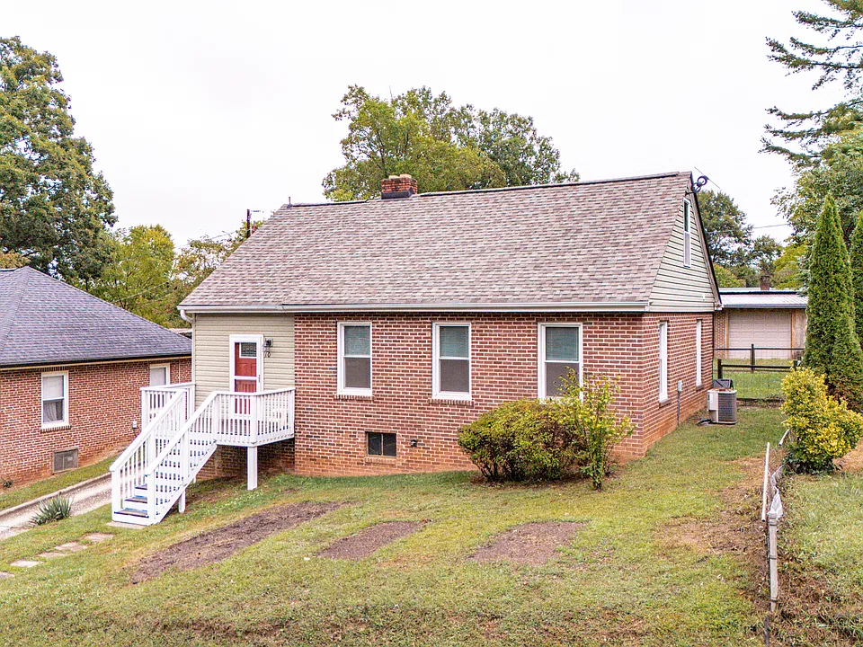 10 Enka Oak St
