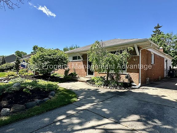 2nd image of 1304 S Wilson Ave