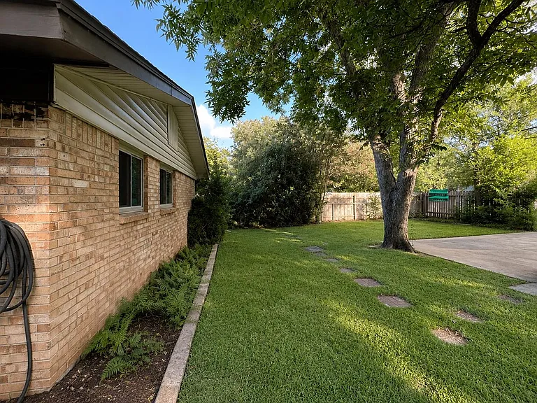 2303 Remuda Trl — Photo 18