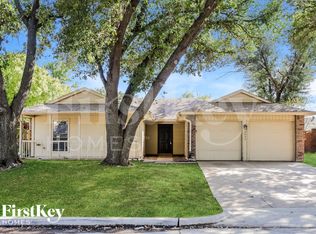 2437 Slaton Dr, Grand Prairie, TX 75052