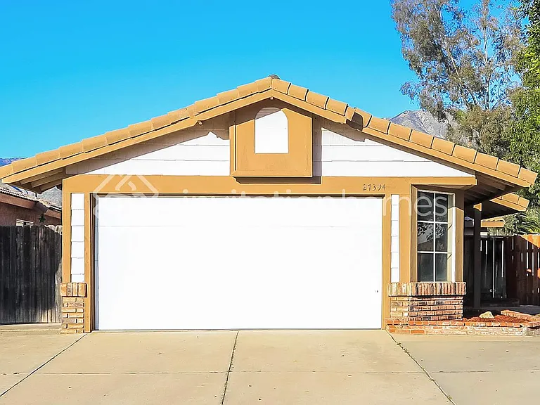 27394 Rustic Ln — Photo 1