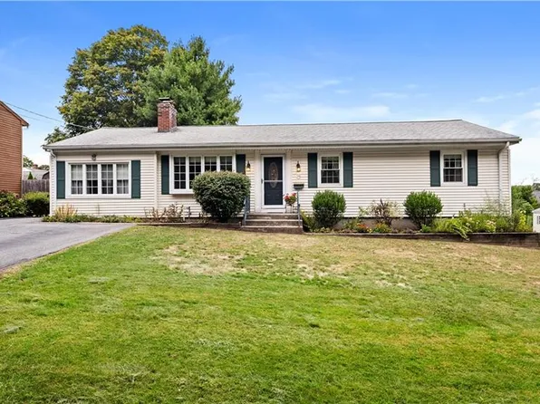 16 Ingraham St, Cumberland, RI 02864