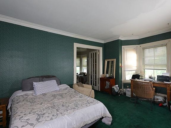 4th image of 56 Mount Vernon St