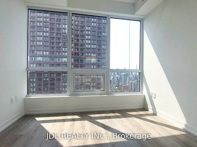 395 Bloor St E #3802 — Photo 4