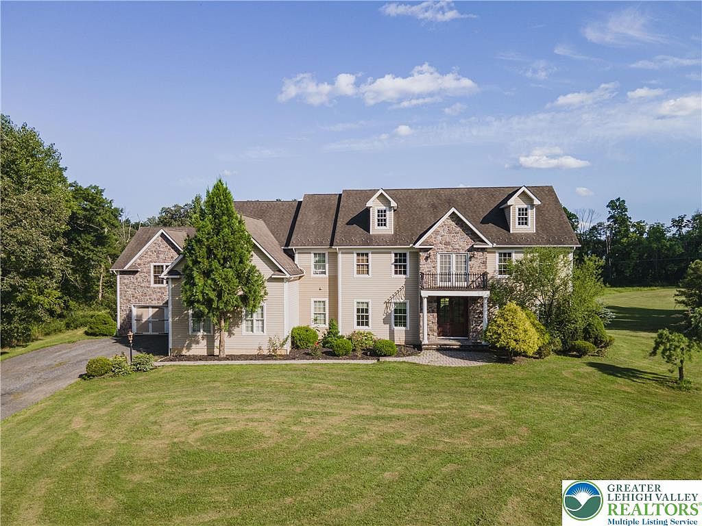 226 Sonny Dr, Wind Gap, PA 18091 | Zillow