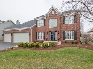 38W900 McNair Dr, Geneva, IL 60134