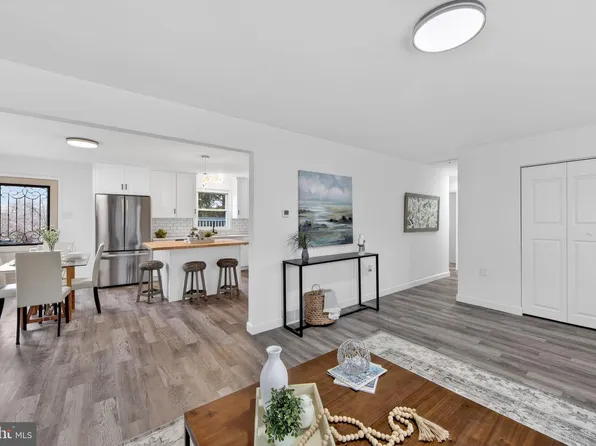 2011 E Kings Hwy, Coatesville, PA 19320