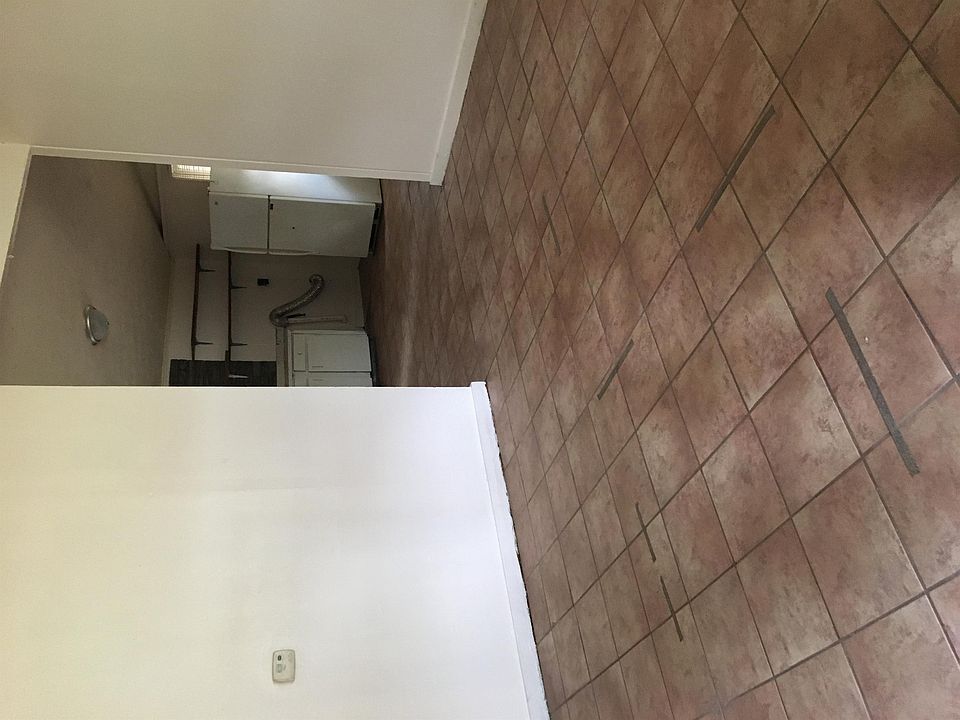 1st image of 212 Chester St