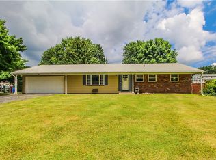 40 Longsworth Dr, Rochester, NY 14625